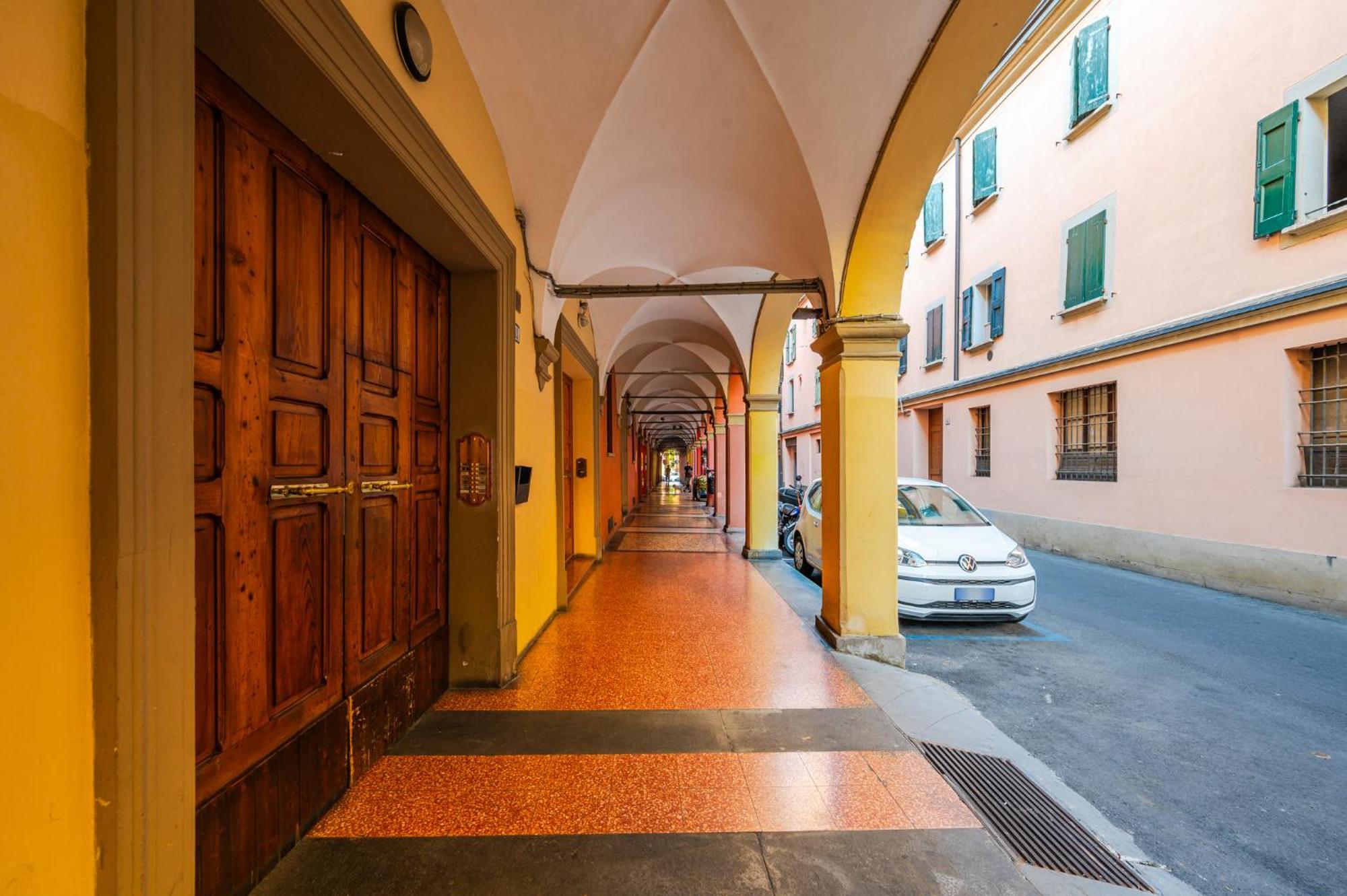 Sui Tetti Di Bologna Centro, Casa Dei Colori Apartment Exterior photo
